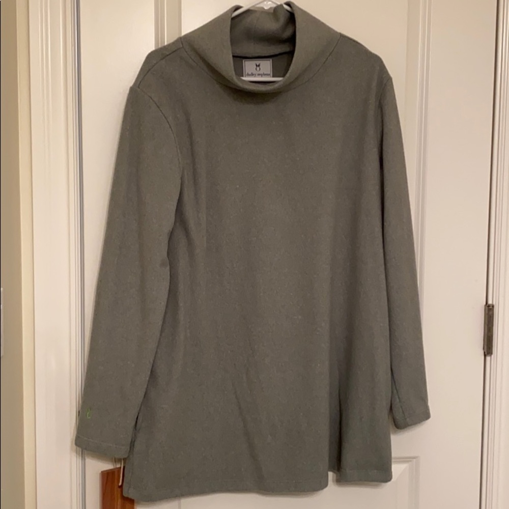 Dudley Stephens Coble Hill TurtleNeck